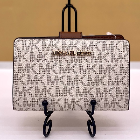 Michael Kors Jet Set Travel Medium Bifold Wallet Vanilla - Picture 2 of 15